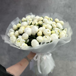 51 белый пион
